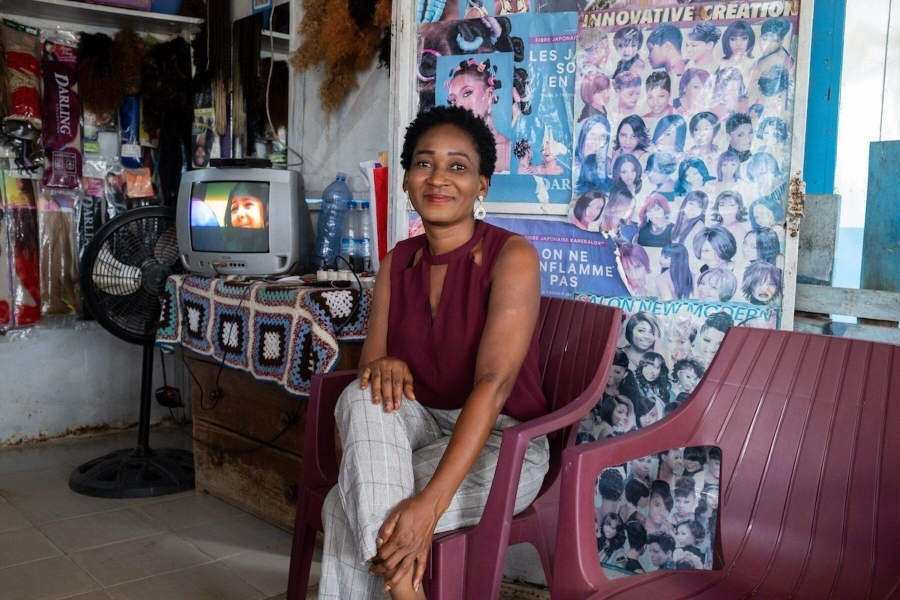 Image for Salon therapy: the Ivory Coast hairdressers tackling a mental health crisis