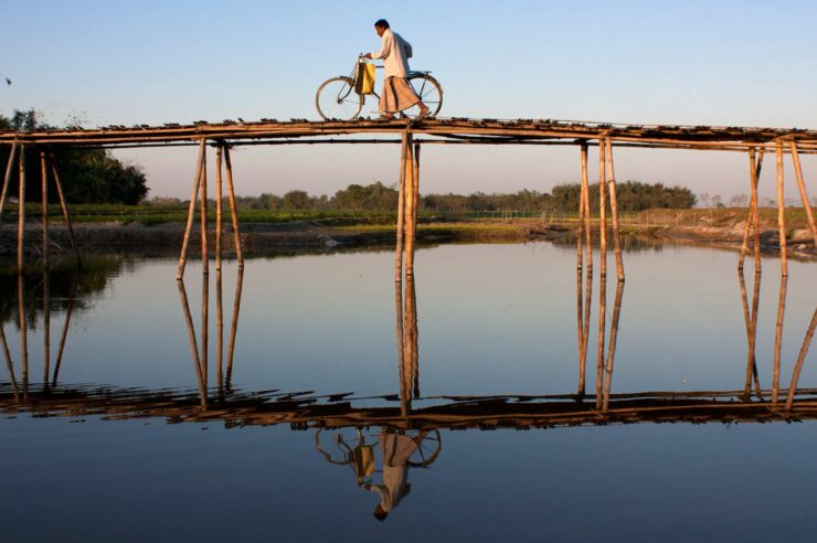 Image for Heads above water: how Bangladeshis are confronting climate change